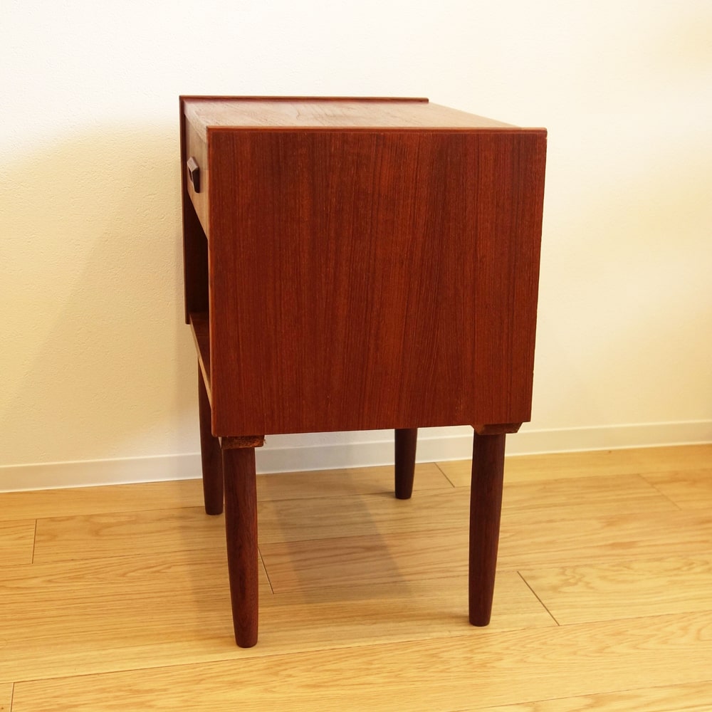 ビンテージ木製ナイトテーブル右側面