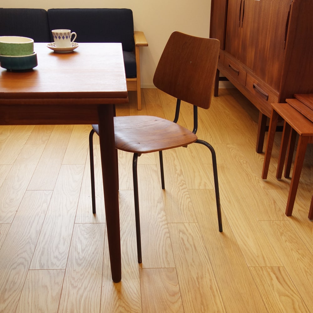 インダストリアルなヴィンテージ椅子