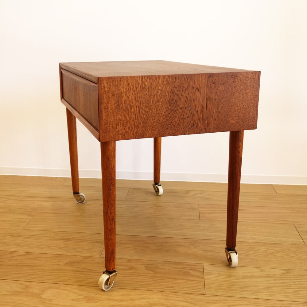 ソーイングワゴン右側面