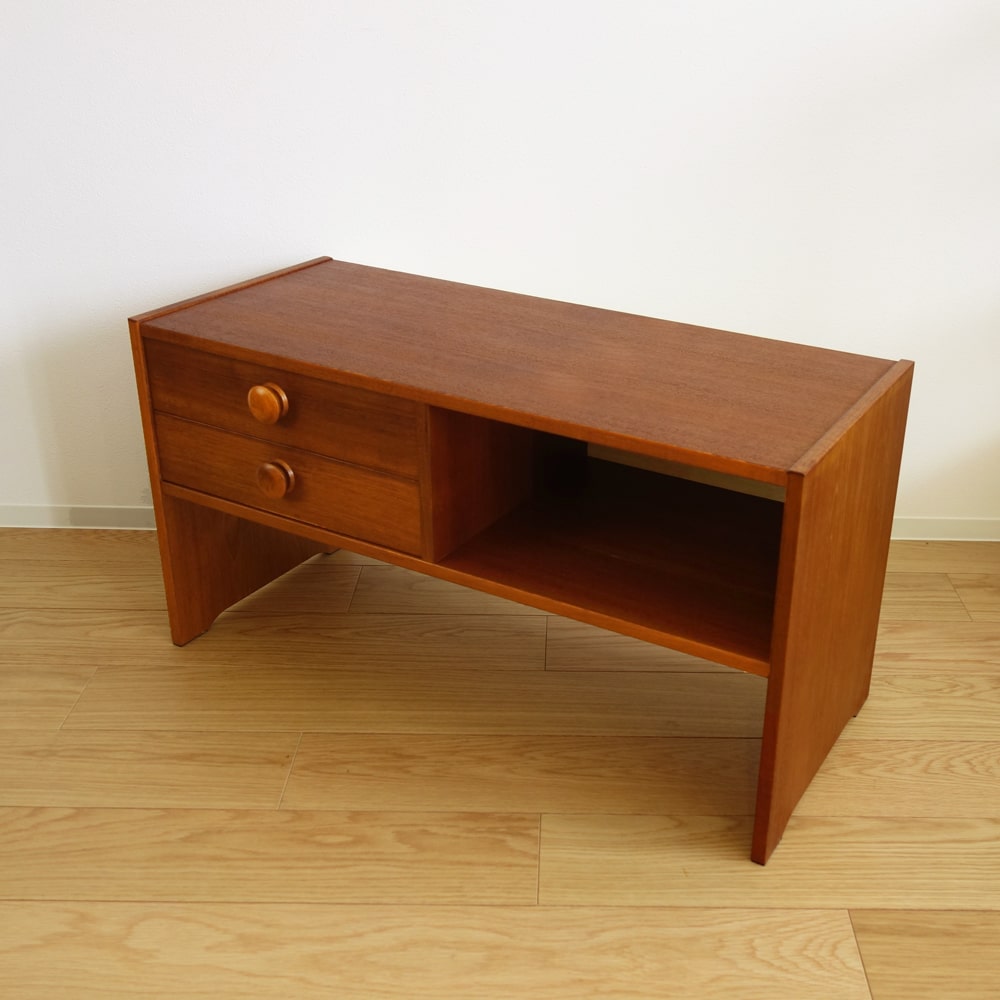 北欧ヴィンテージ小さいリビングボード