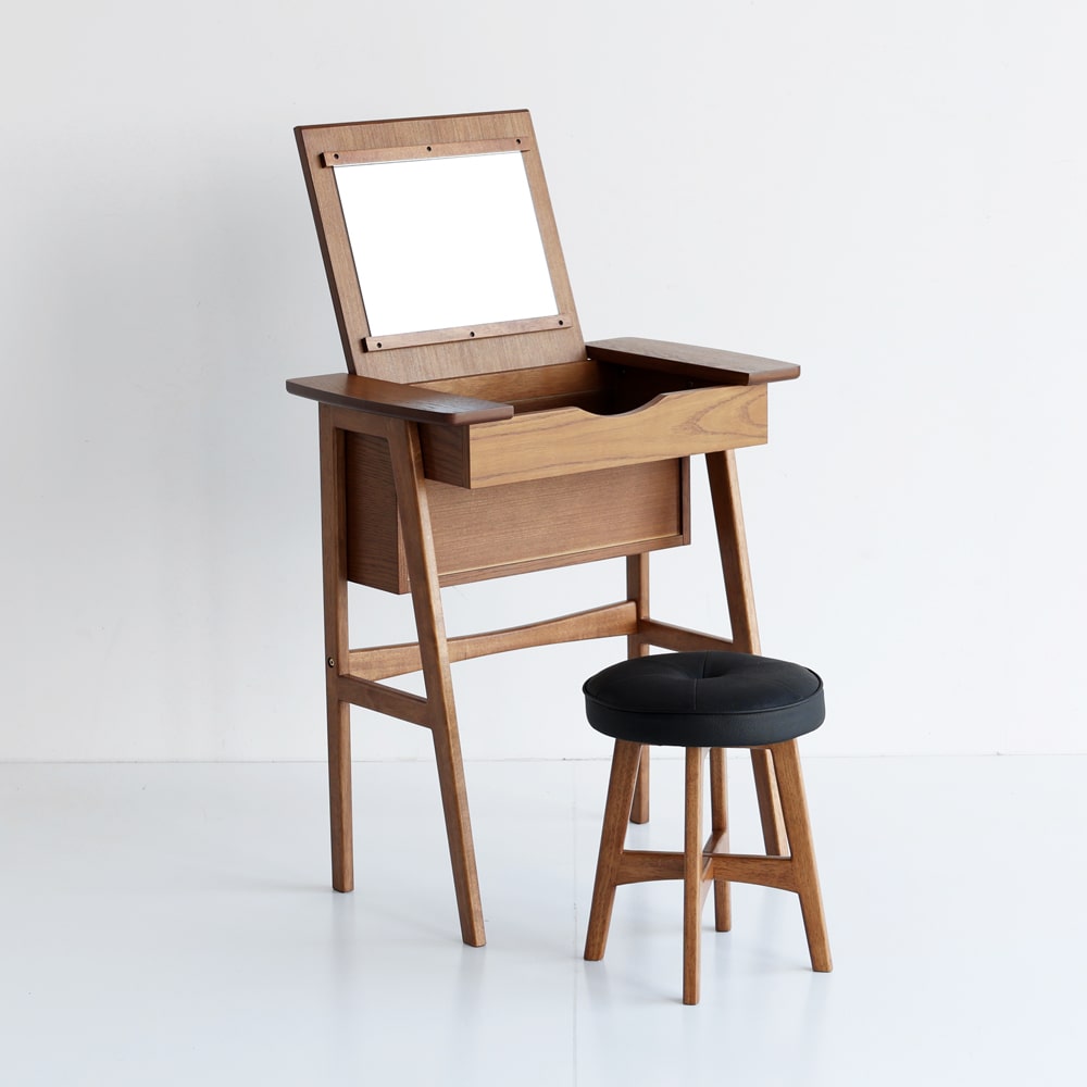 小さい木製ドレッサー椅子付き