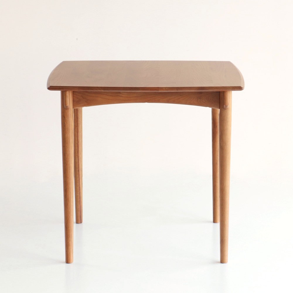 2人用ダイニングテーブル正面