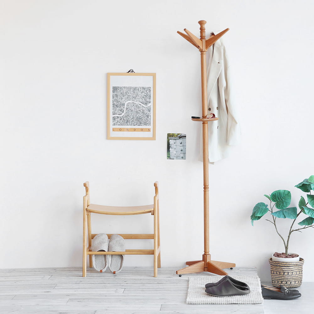 玄関にも置けるコートラック