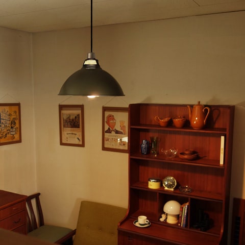 メタルシェードのペンダントライト1灯