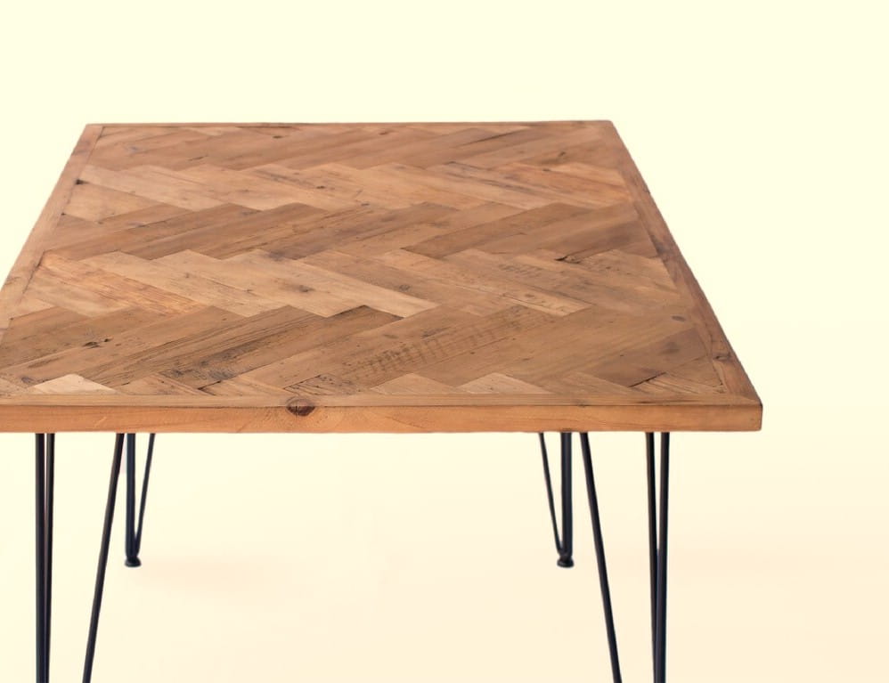 ヴィテージ感がおしゃれな古材ダイニングテーブル