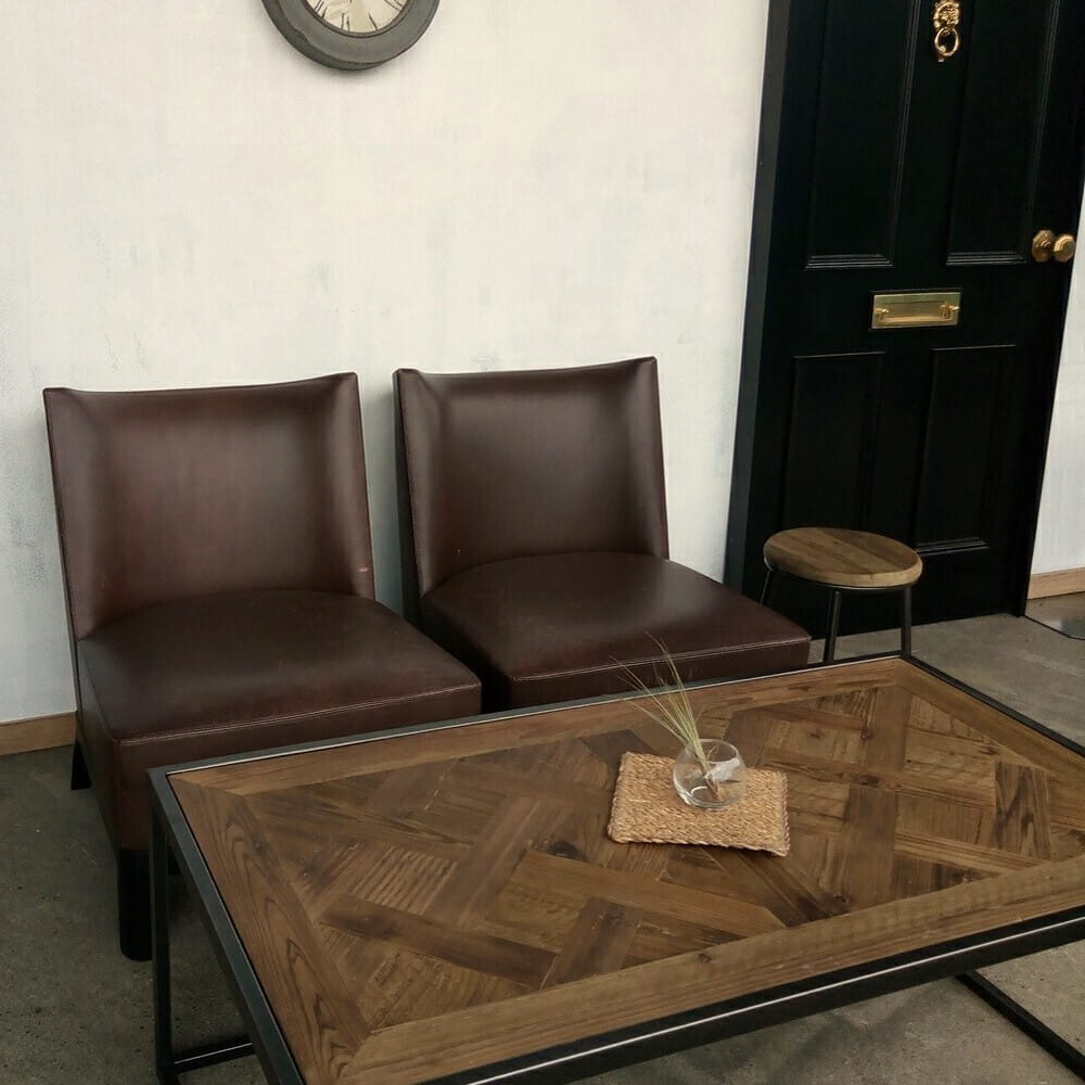 ヴィンテージ感が格好いい古材テーブル